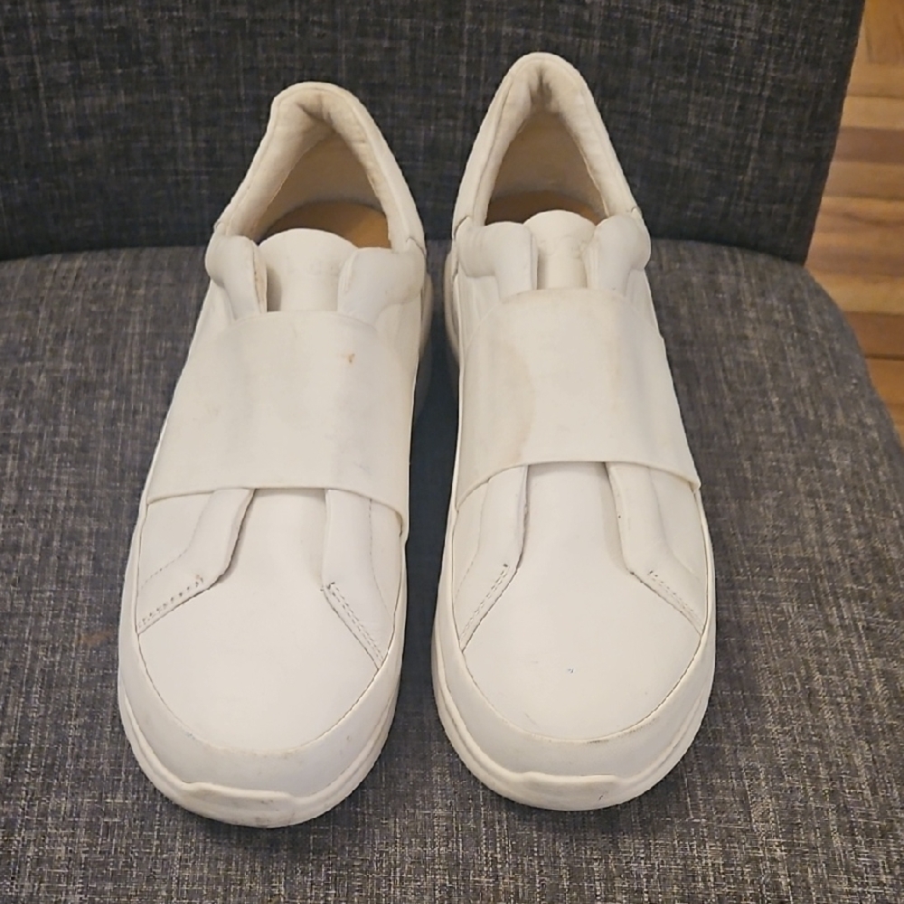 UGG White Sneakers with Textured Fabric and Padded Collar
